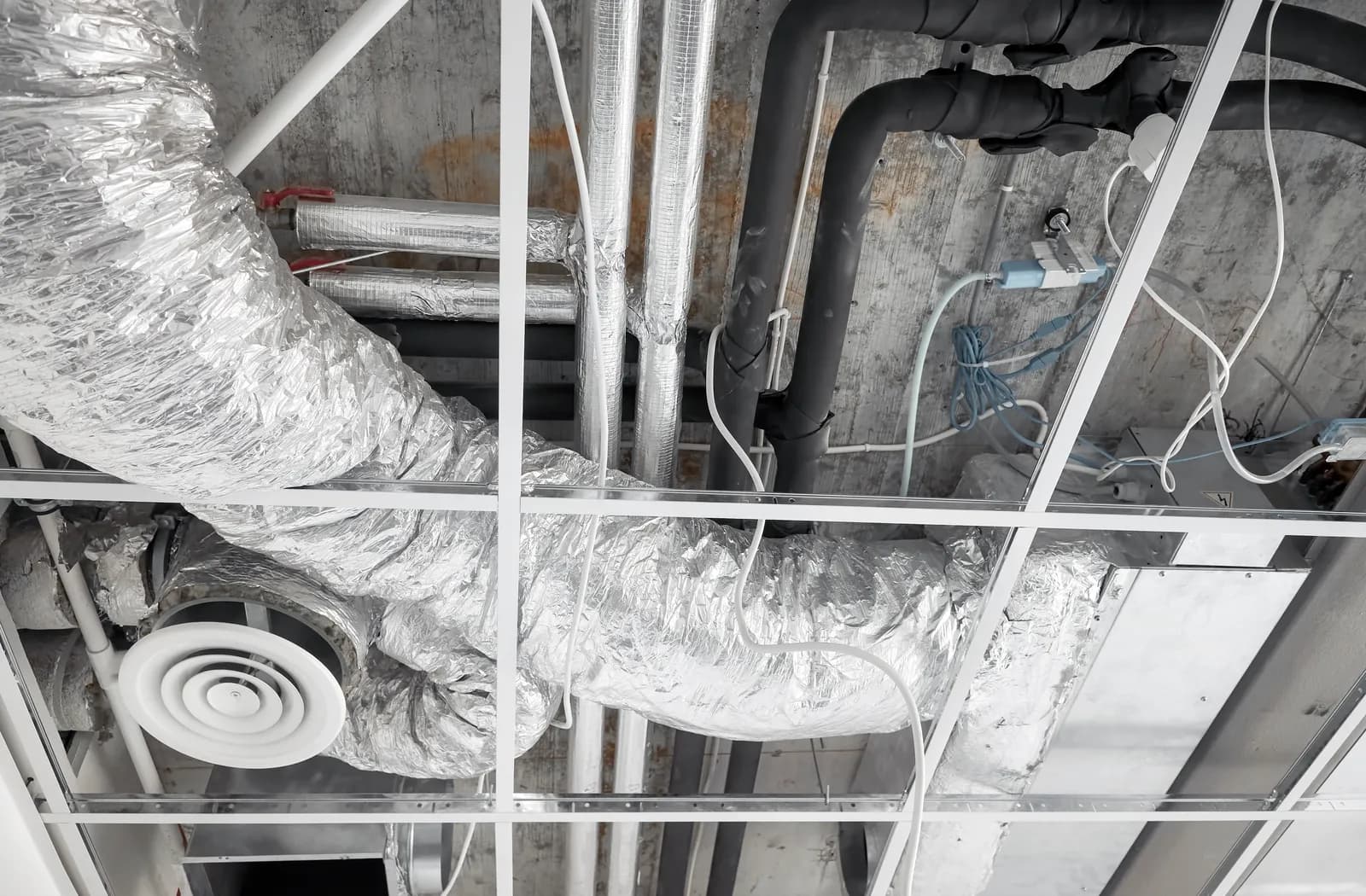Insulated flexible ducting