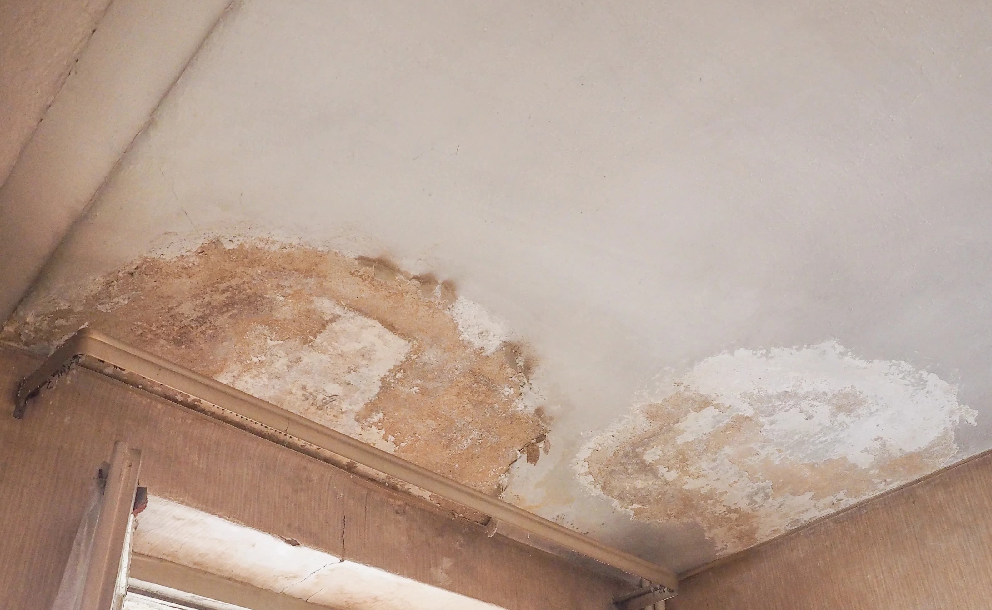 Ceiling Water Stain Peeling Paint