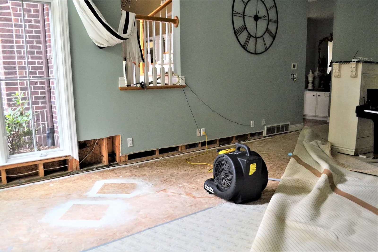 Subfloor Water Damage Drying
